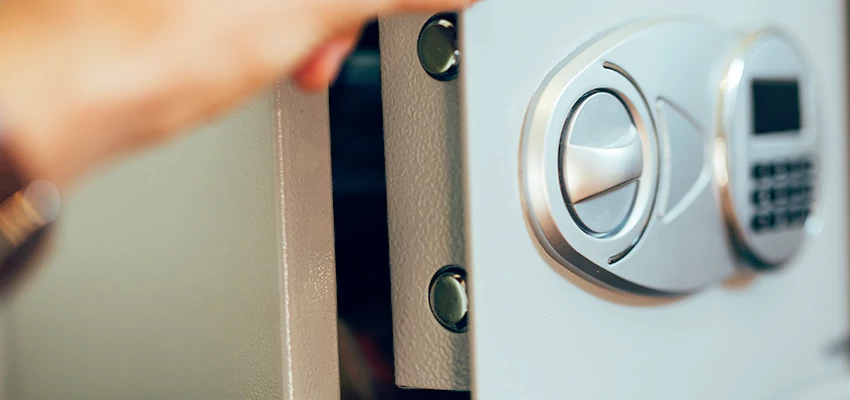 Fingerprint Safe Openers in Apple Valley, CA