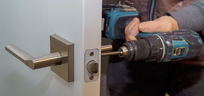 Broken Door Handle Lock Repair in Apple Valley, California